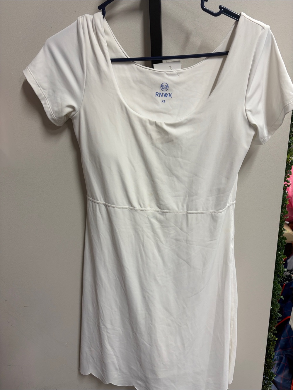 RNWK White Scallop Hem Short Sleeve Dress - Picture 6 of 7